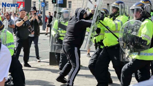 Clashes Erupt at London Anti-Immigration Rally, 26 Police Officers Injured