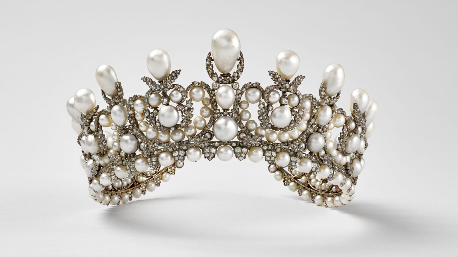 Louvre Jewellery Heist: €88 Million in Treasures Stolen in Bold Daylight Robbery